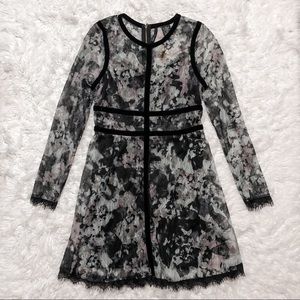 ✨HP✨ Dark Floral Print Lace Dress w/ Velvet - S